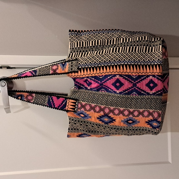En Crème Handbags - En Crème Western Aztec Colorful Pattern Tote